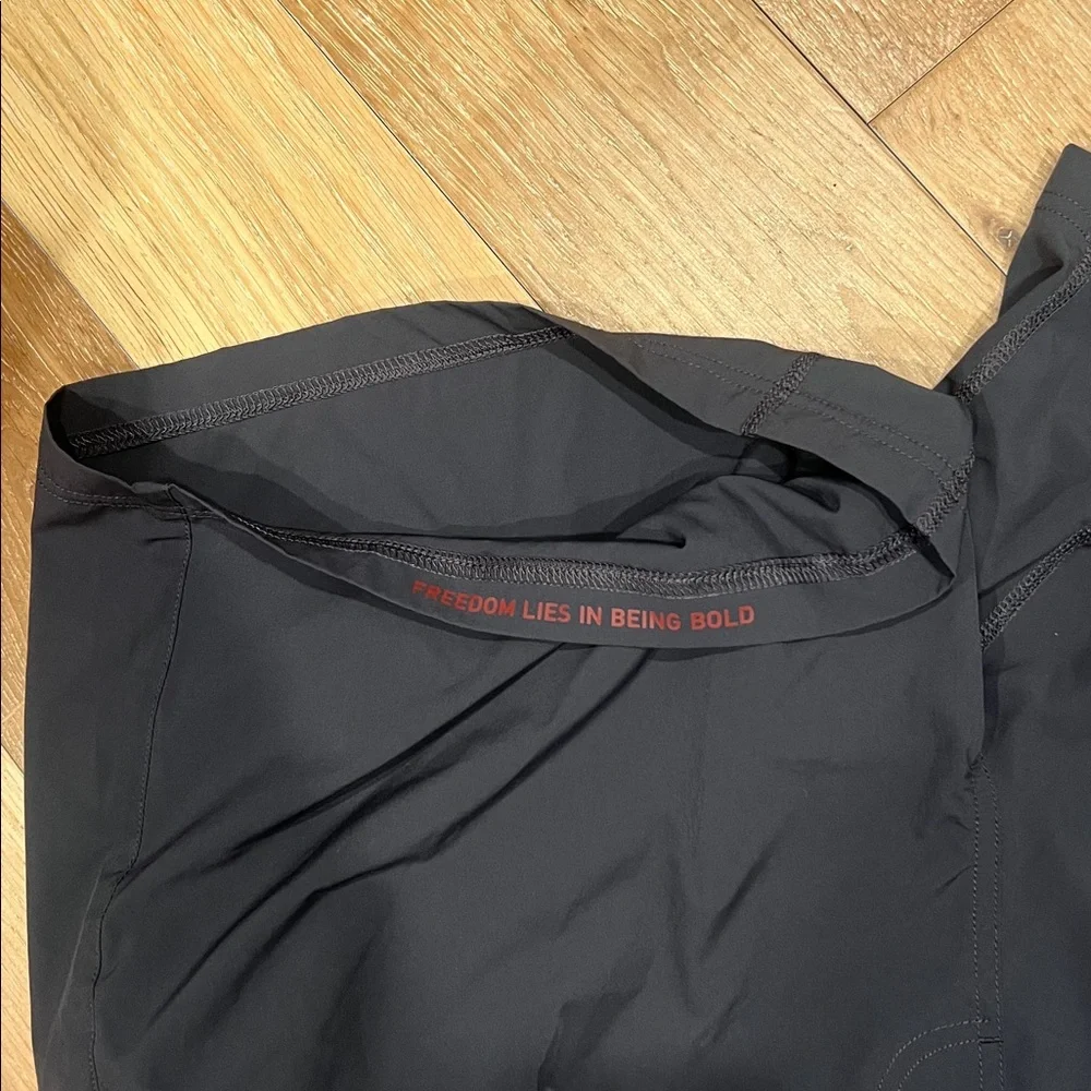Rhône‎ men’s gray athletic shorts. Like new no liner drawstring